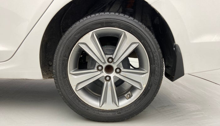 2018 Hyundai Verna 1.6 CRDI SX + AT, Diesel, Automatic, 90,944 km, Left Rear Wheel
