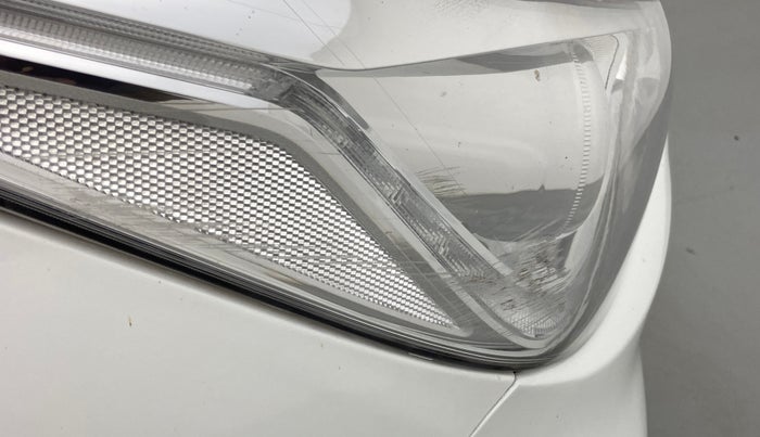 2018 Hyundai Verna 1.6 CRDI SX + AT, Diesel, Automatic, 90,919 km, Right headlight - Minor scratches