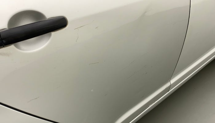 2011 Maruti Swift LXI, Petrol, Manual, 55,018 km, Right rear door - Minor scratches