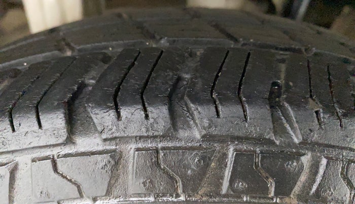 2013 Maruti Alto 800 LXI CNG, CNG, Manual, 58,075 km, Right Rear Tyre Tread