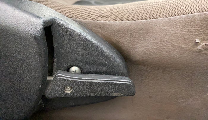 2013 Maruti Alto 800 LXI CNG, CNG, Manual, 58,075 km, Driver Side Adjustment Panel