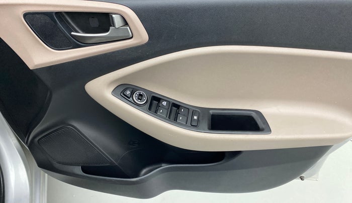 2017 Hyundai Elite i20 ASTA 1.2, Petrol, Manual, 18,750 km, Driver Side Door Panels Control