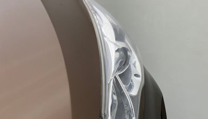2015 Maruti Ciaz VXI+, Petrol, Manual, 57,943 km, Left headlight - Minor scratches