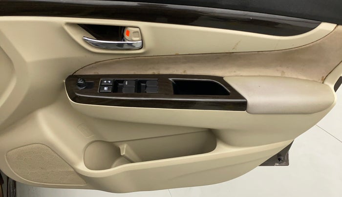 2015 Maruti Ciaz VXI+, Petrol, Manual, 57,943 km, Driver Side Door Panels Control