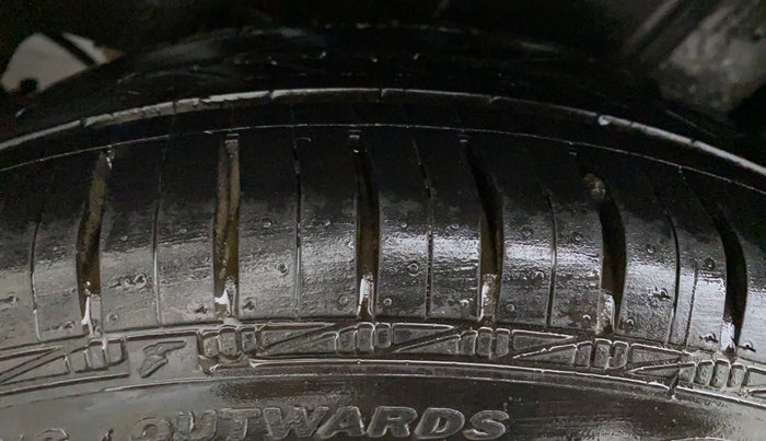 2015 Maruti Ciaz VXI+, Petrol, Manual, 57,943 km, Right Rear Tyre Tread