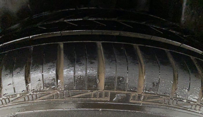 2015 Maruti Ciaz VXI+, Petrol, Manual, 57,943 km, Right Front Tyre Tread