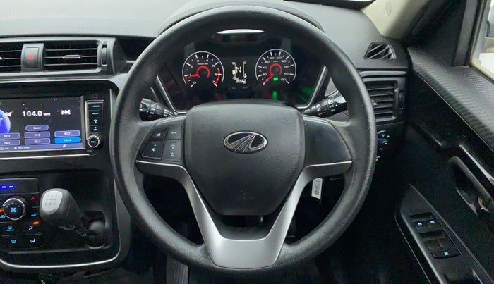 2018 Mahindra KUV 100 NXT K8 6 STR, Petrol, Manual, 35,562 km, Steering Wheel Close Up