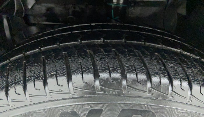 2016 Maruti Vitara Brezza VDI, Diesel, Manual, 30,116 km, Left Front Tyre Tread
