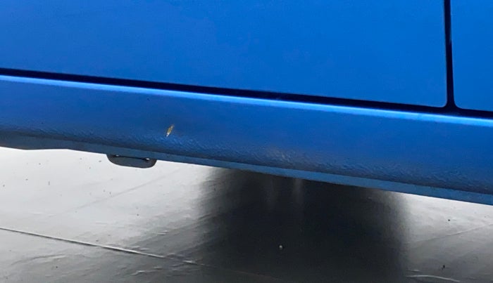 2015 Maruti Celerio VXI d, Petrol, Manual, 11,087 km, Right running board - Slightly dented