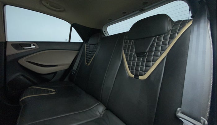 2019 Hyundai Elite i20 SPORTZ PLUS 1.2, Petrol, Manual, 52,314 km, Right Side Rear Door Cabin