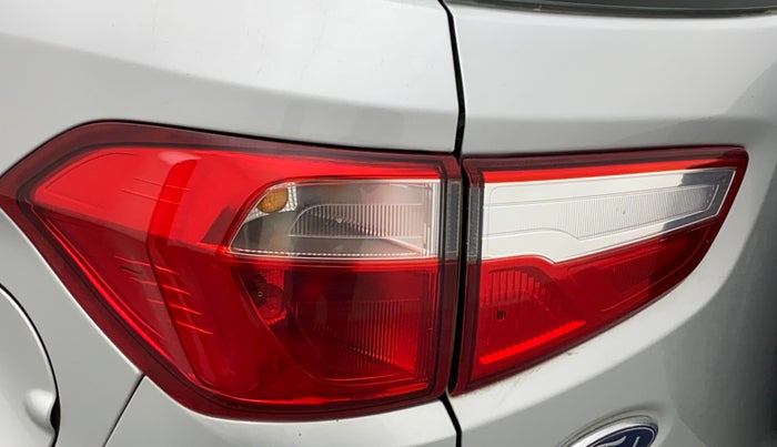 2019 Ford Ecosport 1.5TITANIUM TDCI, Diesel, Manual, 1,00,991 km, Left tail light - Minor damage
