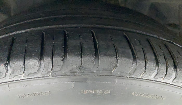 2019 Ford Ecosport 1.5TITANIUM TDCI, Diesel, Manual, 1,00,991 km, Left Front Tyre Tread