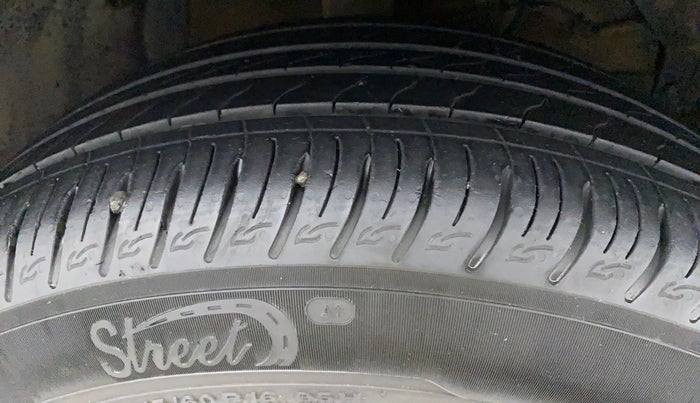 2016 Maruti Vitara Brezza ZDI, Diesel, Manual, 92,354 km, Right Front Tyre Tread