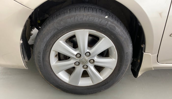 2012 Toyota Corolla Altis G AT, Petrol, Automatic, 91,323 km, Left front tyre - Minor crack