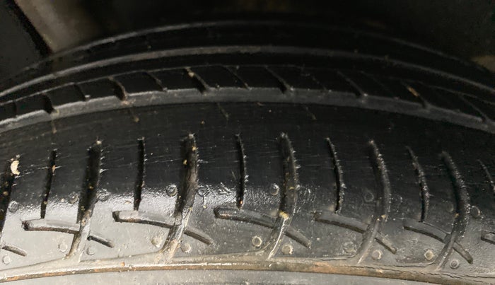 2016 Maruti Baleno DELTA 1.2 K12, Petrol, Manual, 31,204 km, Left Rear Tyre Tread