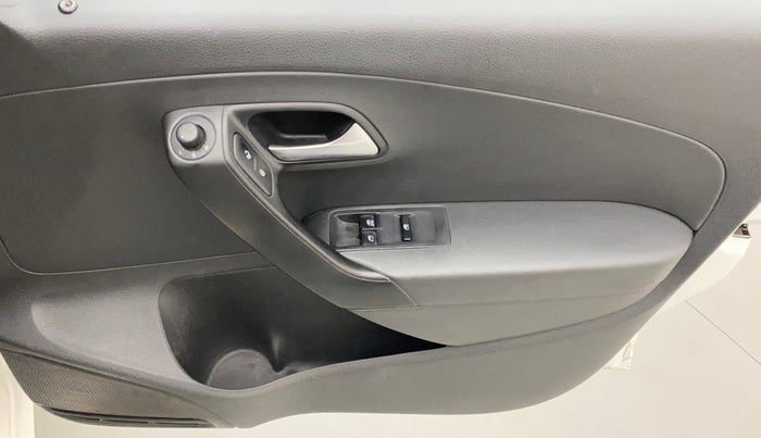 2018 Volkswagen Polo COMFORTLINE 1.0L MPI, Petrol, Manual, 78,764 km, Driver Side Door Panels Control