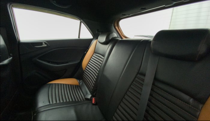 2015 Hyundai i20 Active 1.2 SX, Petrol, Manual, 95,852 km, Right Side Rear Door Cabin