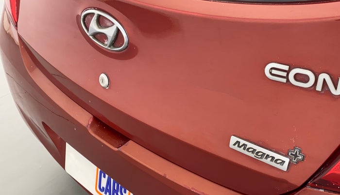 2012 Hyundai Eon MAGNA +, Petrol, Manual, 37,012 km, Dicky (Boot door) - Slightly dented