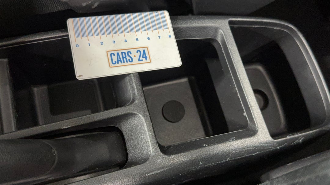 2017 Honda Jazz Vti, Automatic, 143412 km, Center Console Scratch