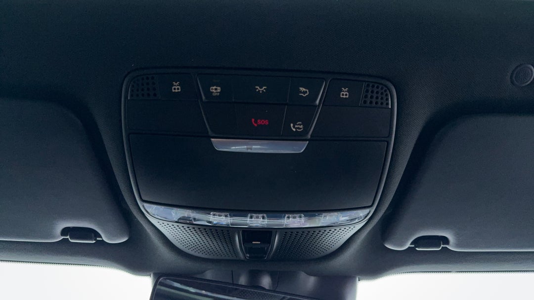 On-Roof Controls/Sunglass holder