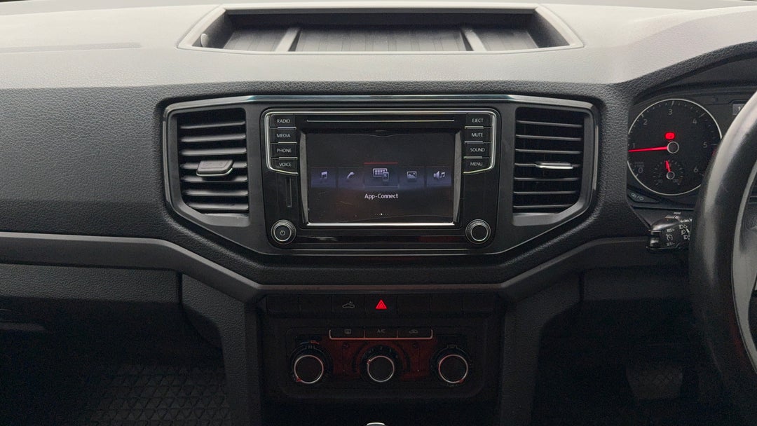 2016 Volkswagen Amarok Tdi420 Trendline (4x4), Automatic, 124271 km, Center Console