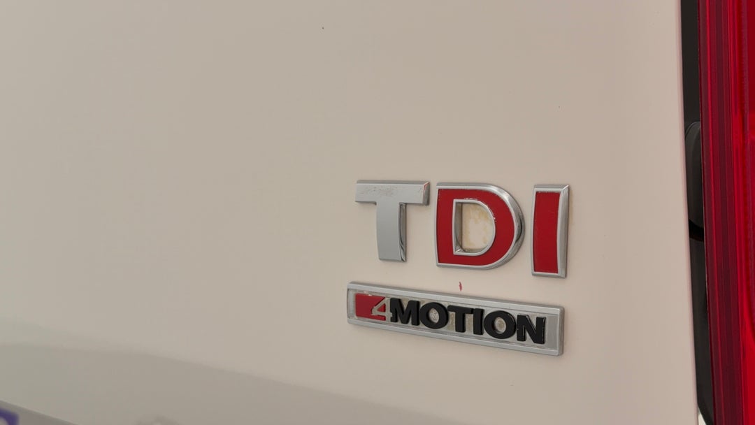 2016 Volkswagen Amarok Tdi420 Trendline (4x4), Automatic, 124271 km, Badge (Boot Right Side)