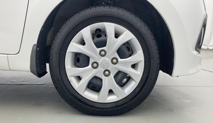 2016 Hyundai Grand i10 MAGNA 1.2 KAPPA VTVT, Petrol, Manual, 77,006 km, Right Front Tyre