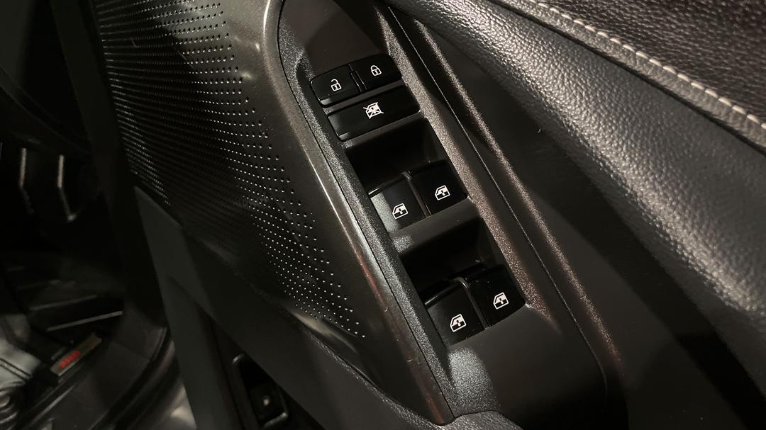2022 LDV D90 Executive (4WD) D20, Automatic, 66295 km, Drivers Side Door Panel Controls