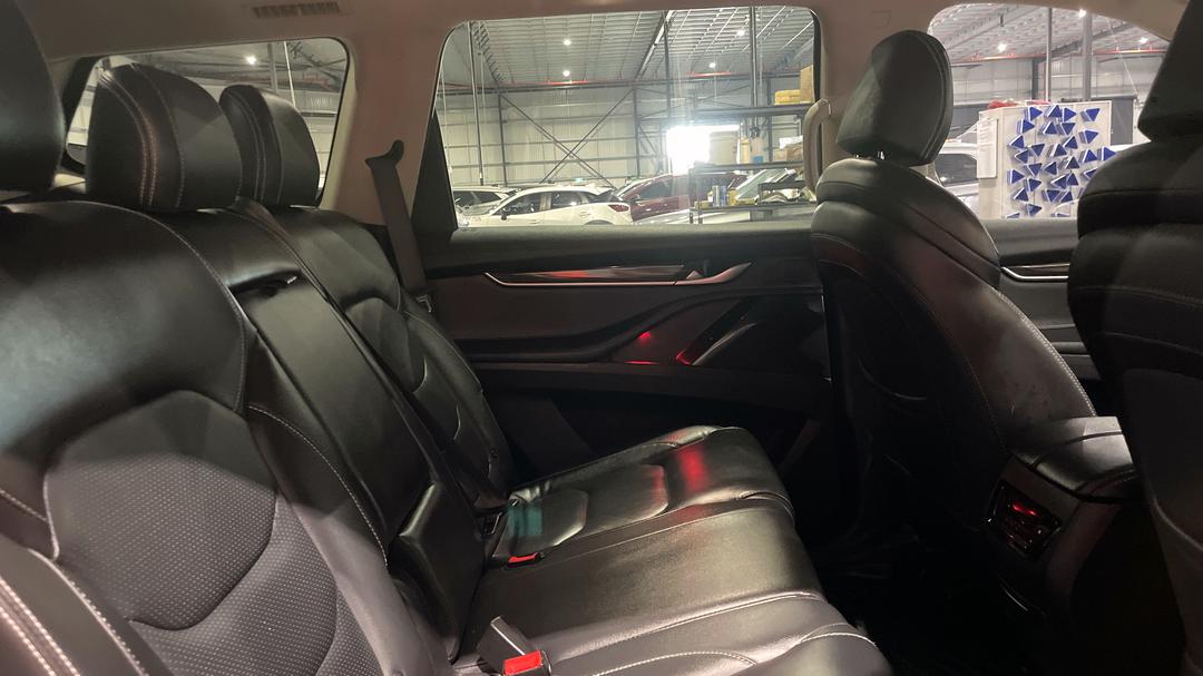 2022 LDV D90 Executive (4WD) D20, Automatic, 66295 km, Right Side Rear Door Cabin View