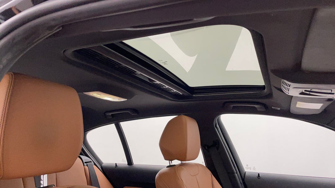 Interior Sunroof/Moonroof