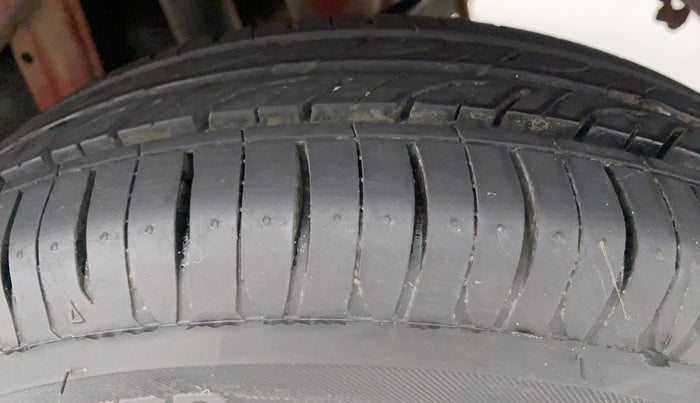 2010 Maruti Zen Estilo LXI, Petrol, Manual, 22,224 km, Left Rear Tyre Tread