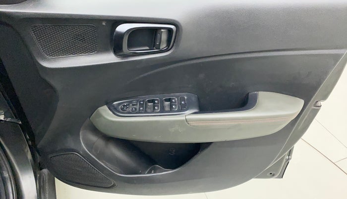 2019 Hyundai VENUE SX 1.0 (O) TURBO, Petrol, Manual, 27,024 km, Driver Side Door Panels Control