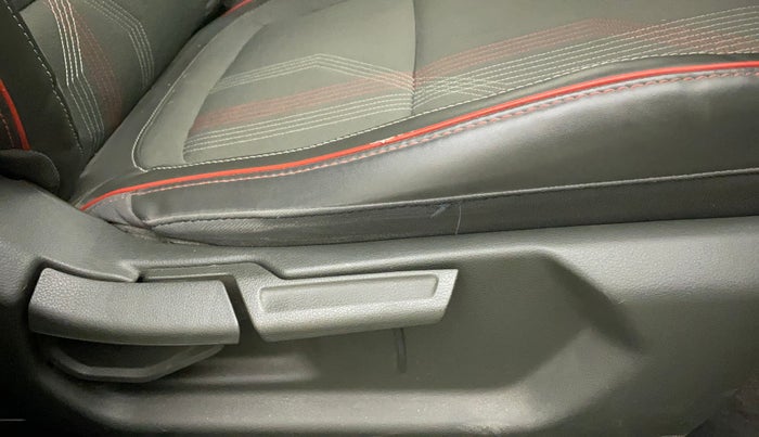 2019 Hyundai VENUE SX 1.0 (O) TURBO, Petrol, Manual, 27,024 km, Driver Side Adjustment Panel