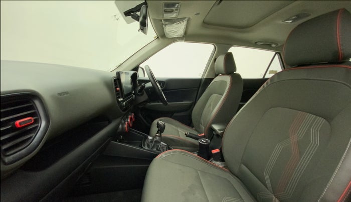 2019 Hyundai VENUE SX 1.0 (O) TURBO, Petrol, Manual, 27,024 km, Right Side Front Door Cabin
