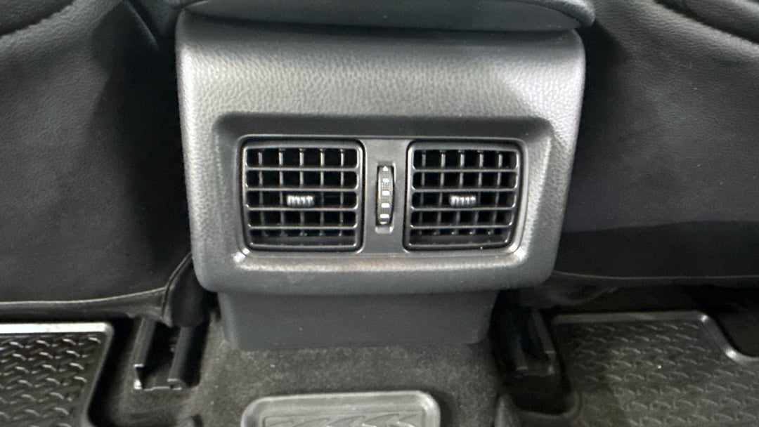 2019 Toyota Camry Ascent, Automatic, 85415 km, Rear A/C Vent