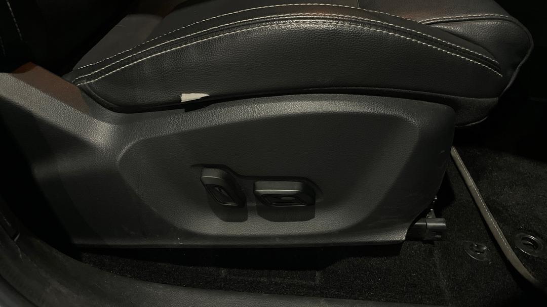 2020 MG ZS EV Essence, Automatic, 43246 km, Drivers Side Adjustment Panel