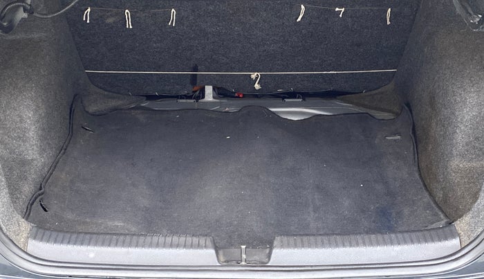 2017 Volkswagen Ameo HIGHLINE1.5L, Diesel, Manual, 1,07,294 km, Boot Inside