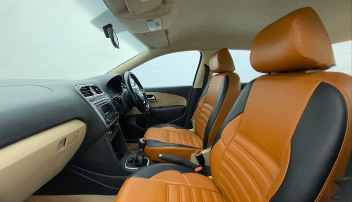 2017 Volkswagen Ameo HIGHLINE1.5L, Diesel, Manual, 1,07,294 km, Right Side Front Door Cabin