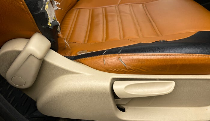 2017 Volkswagen Ameo HIGHLINE1.5L, Diesel, Manual, 1,07,294 km, Driver Side Adjustment Panel