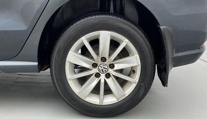 2017 Volkswagen Ameo HIGHLINE1.5L, Diesel, Manual, 1,07,294 km, Left Rear Wheel