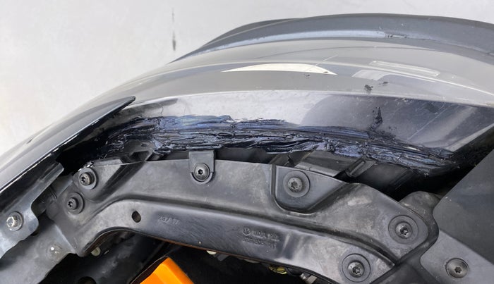 2017 Volkswagen Ameo HIGHLINE1.5L, Diesel, Manual, 1,07,294 km, Left headlight - Clamp has minor damage