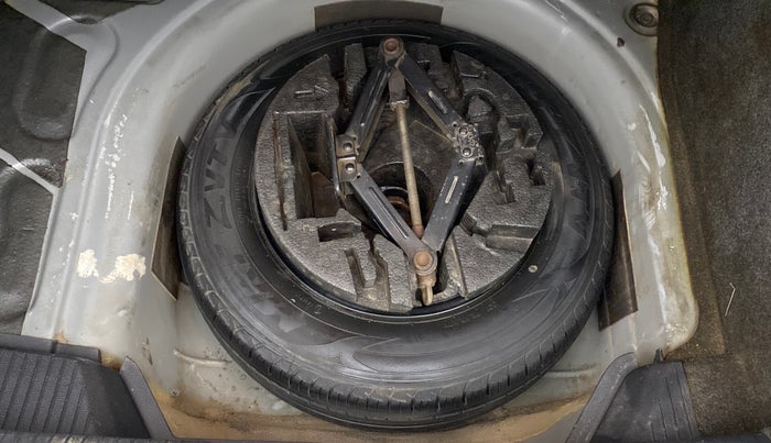 2017 Volkswagen Ameo HIGHLINE1.5L, Diesel, Manual, 1,07,294 km, Spare Tyre