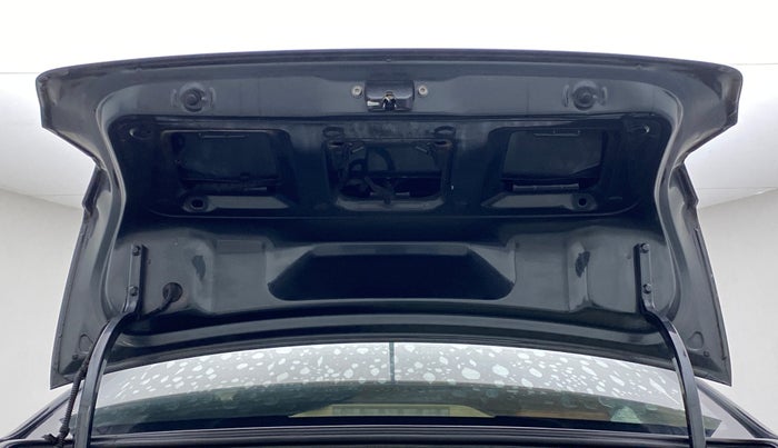2017 Volkswagen Ameo HIGHLINE1.5L, Diesel, Manual, 1,07,294 km, Boot Door Open