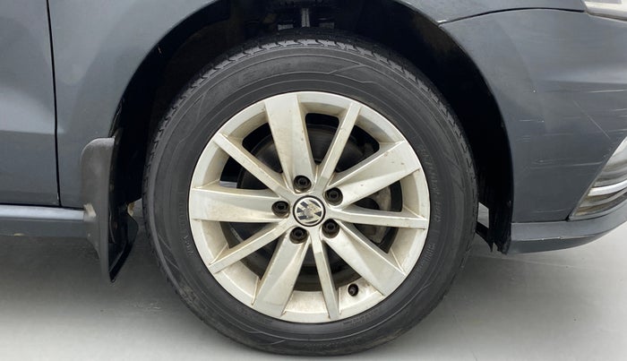 2017 Volkswagen Ameo HIGHLINE1.5L, Diesel, Manual, 1,07,294 km, Right Front Wheel