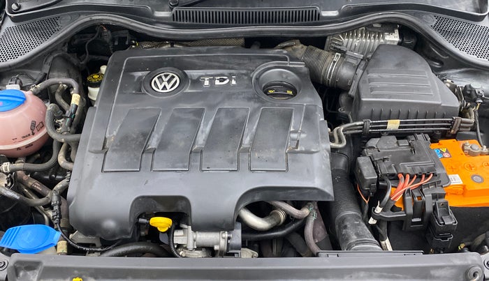 2017 Volkswagen Ameo HIGHLINE1.5L, Diesel, Manual, 1,07,294 km, Open Bonet