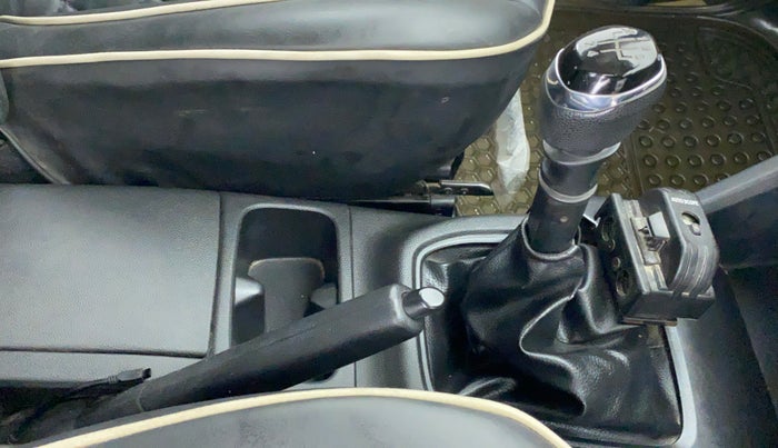 2019 Renault TRIBER 1.0 RXT, Petrol, Manual, 31,115 km, Gear Lever