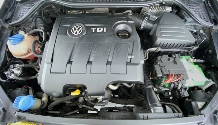 2015 Volkswagen Vento HIGHLINE TDI AT, Diesel, Automatic, 28,763 km, Open Bonet