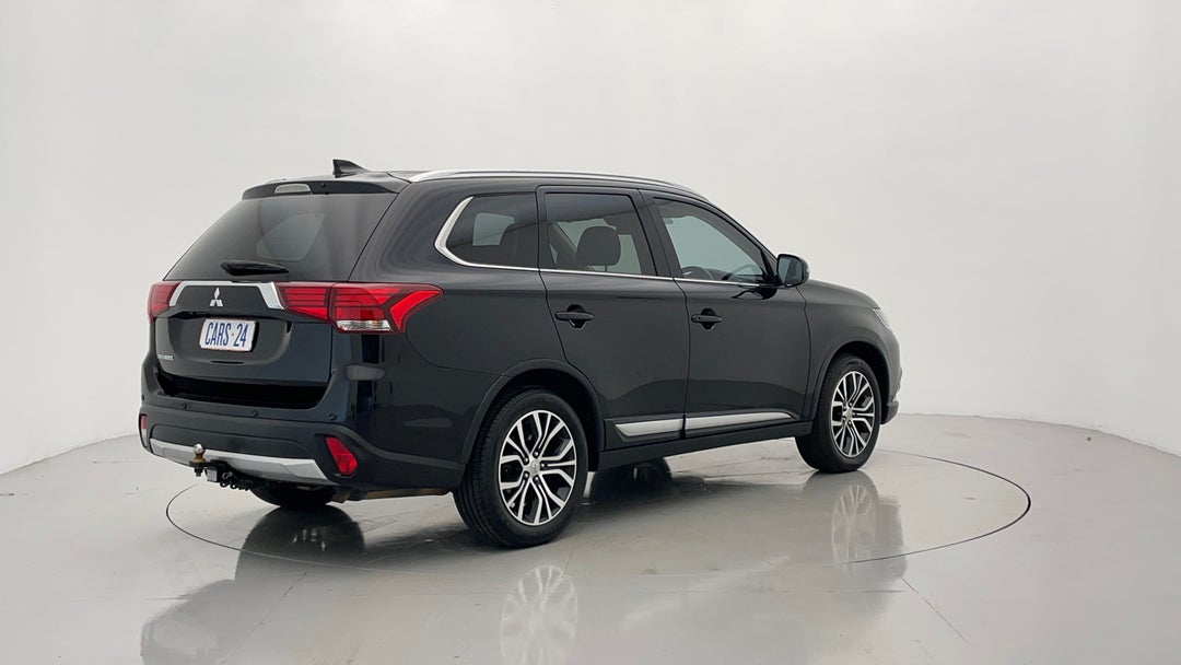 Right Back Diagonal (45- Degree) View