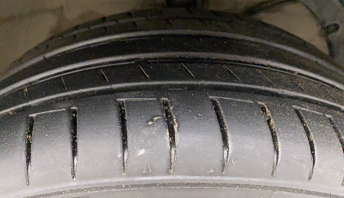 2019 Maruti Swift VXI, Petrol, Manual, 38,163 km, Right Front Tyre Tread