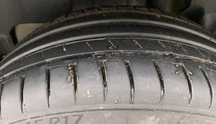 2019 Maruti Swift VXI, Petrol, Manual, 38,163 km, Left Rear Tyre Tread